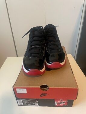 Air Jordan Retro 11 - Black/Red